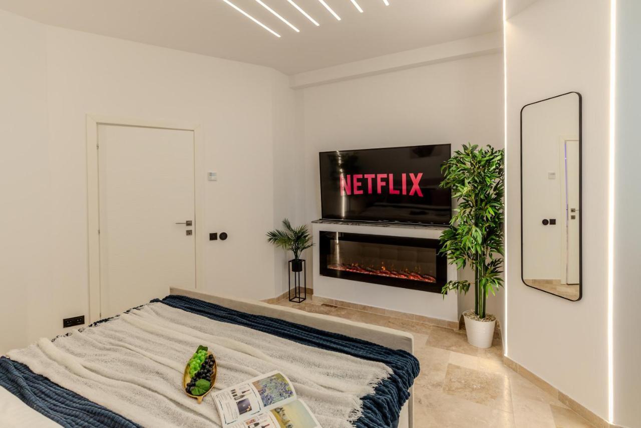 Luxury Living: Smart 2Br Apartment At Unirii Square 부쿠레슈티 외부 사진